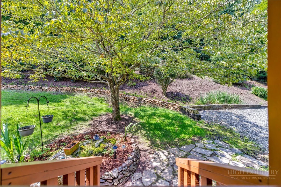 Image number 13 for the current listing