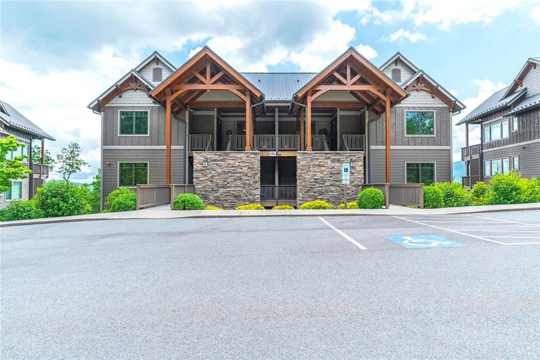 Image number 2 for the current listing