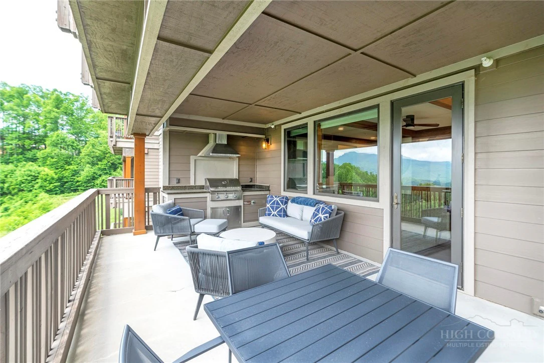 Image number 13 for the current listing