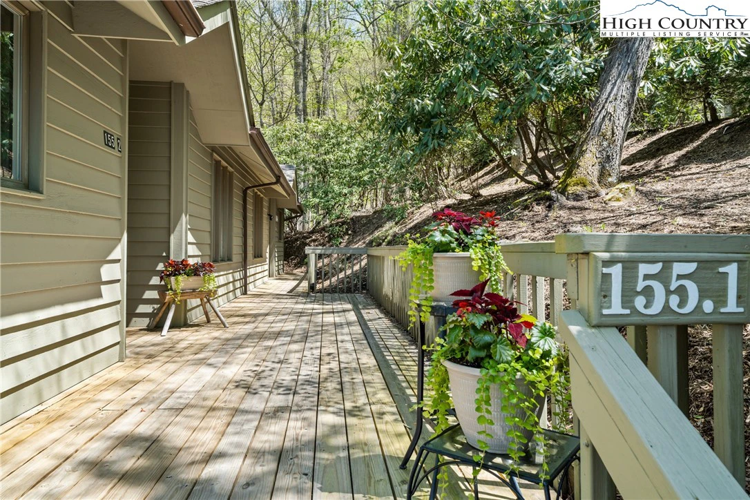 Image number 13 for the current listing