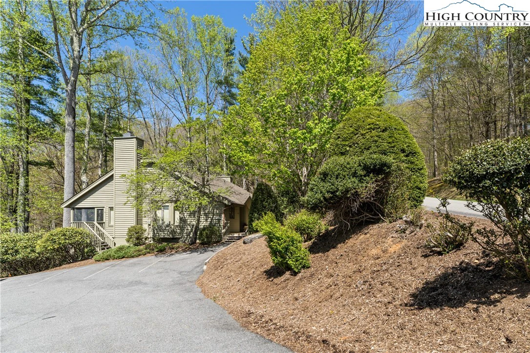 Image number 14 for the current listing