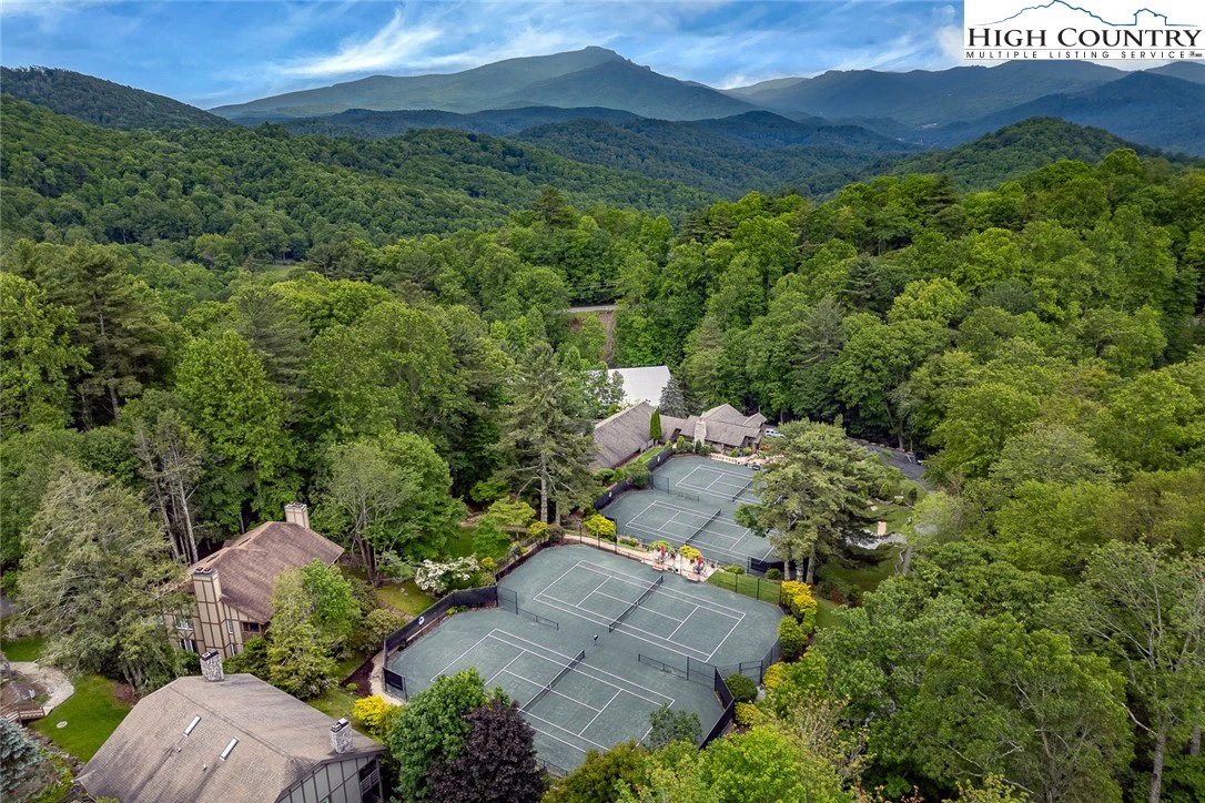 Image number 15 for the current listing