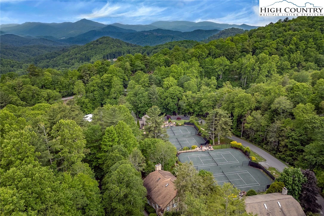 Image number 16 for the current listing