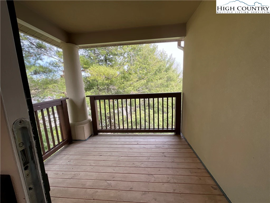 Image number 2 for the current listing
