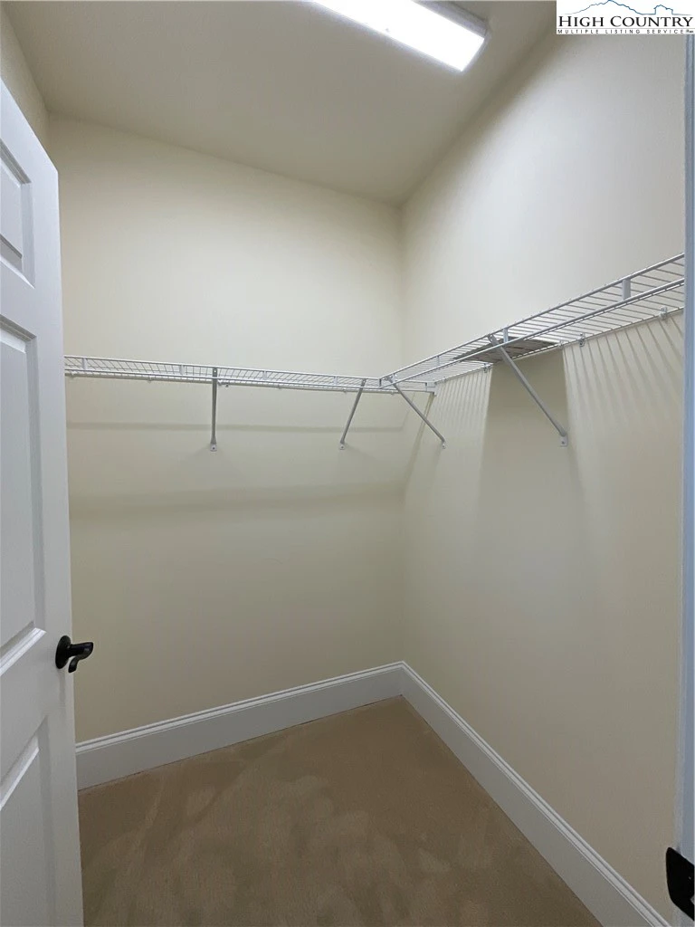 Image number 9 for the current listing