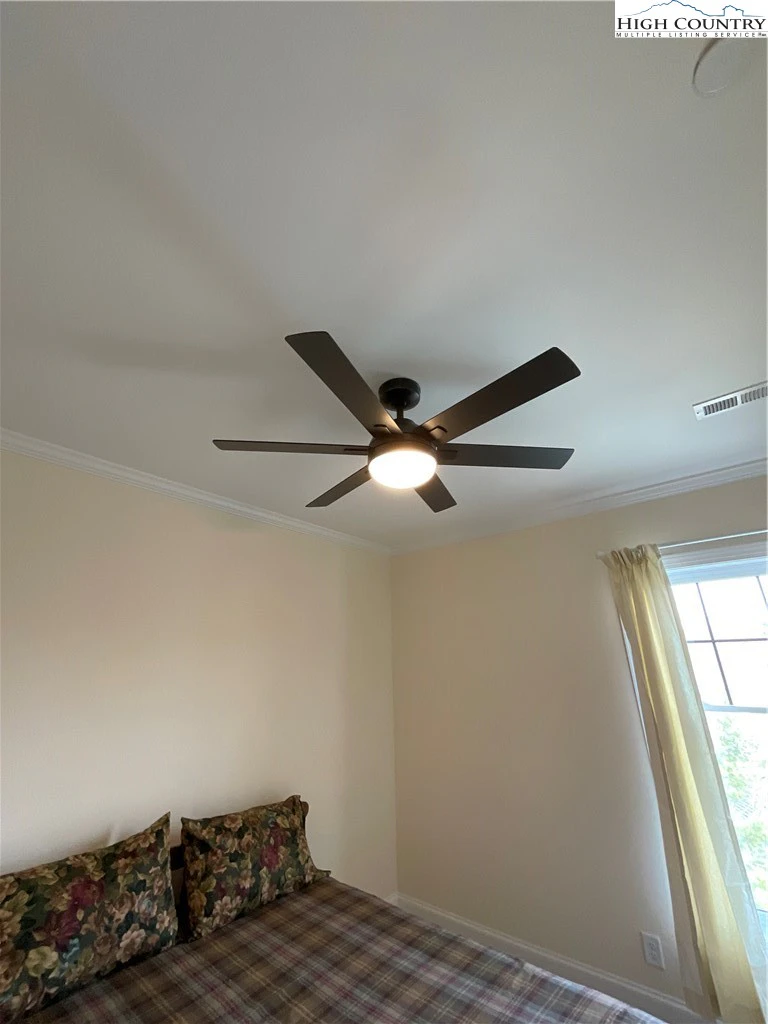 Image number 8 for the current listing