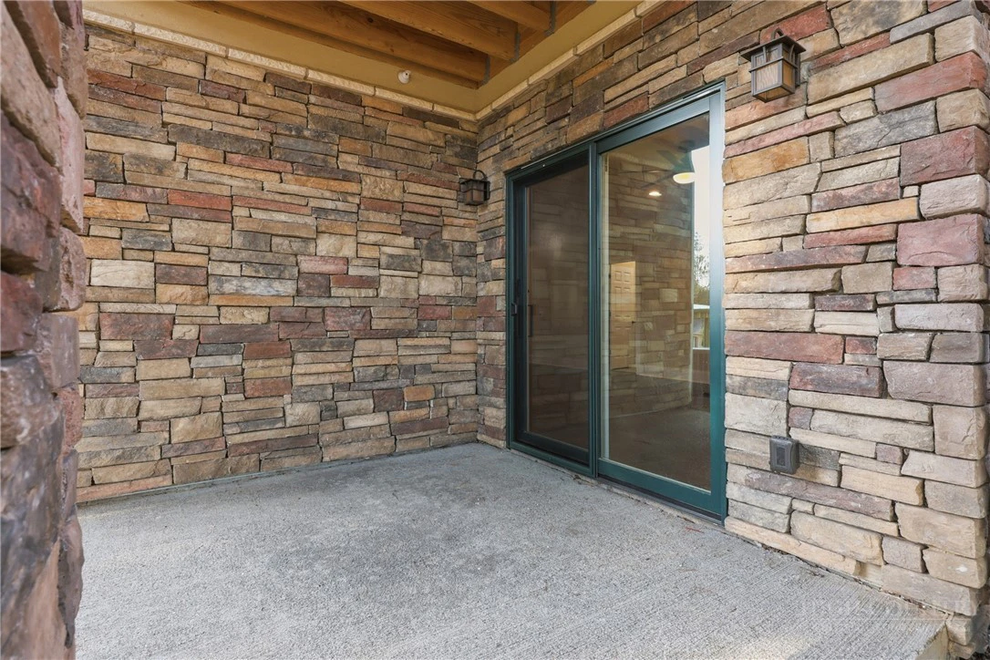 Image number 9 for the current listing