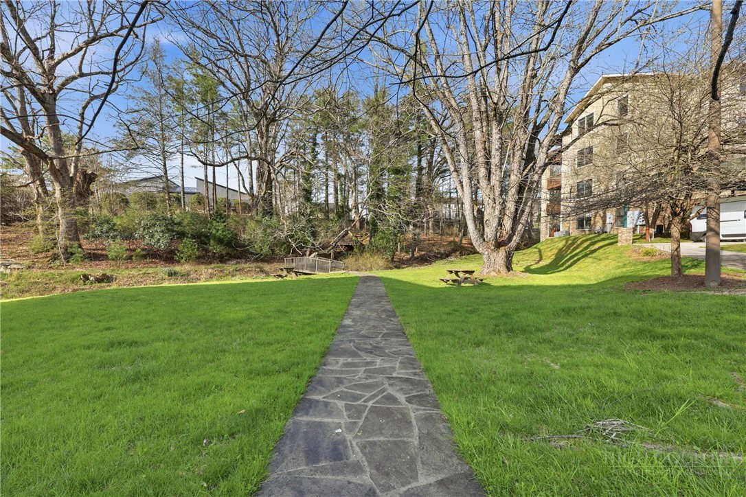 Image number 16 for the current listing