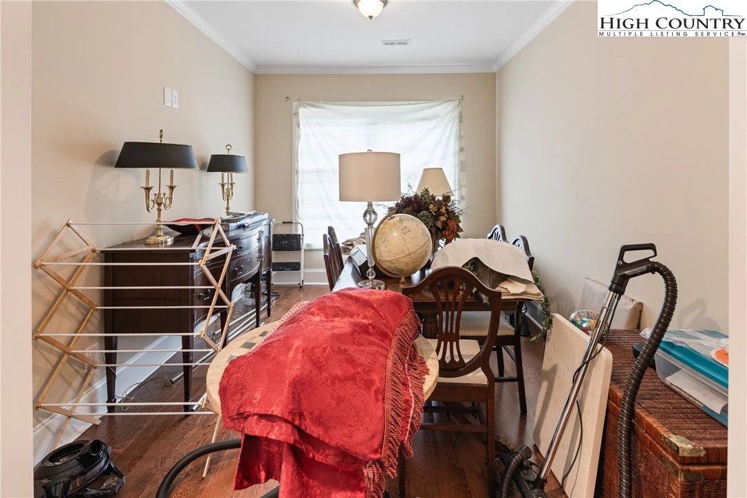 Image number 2 for the current listing