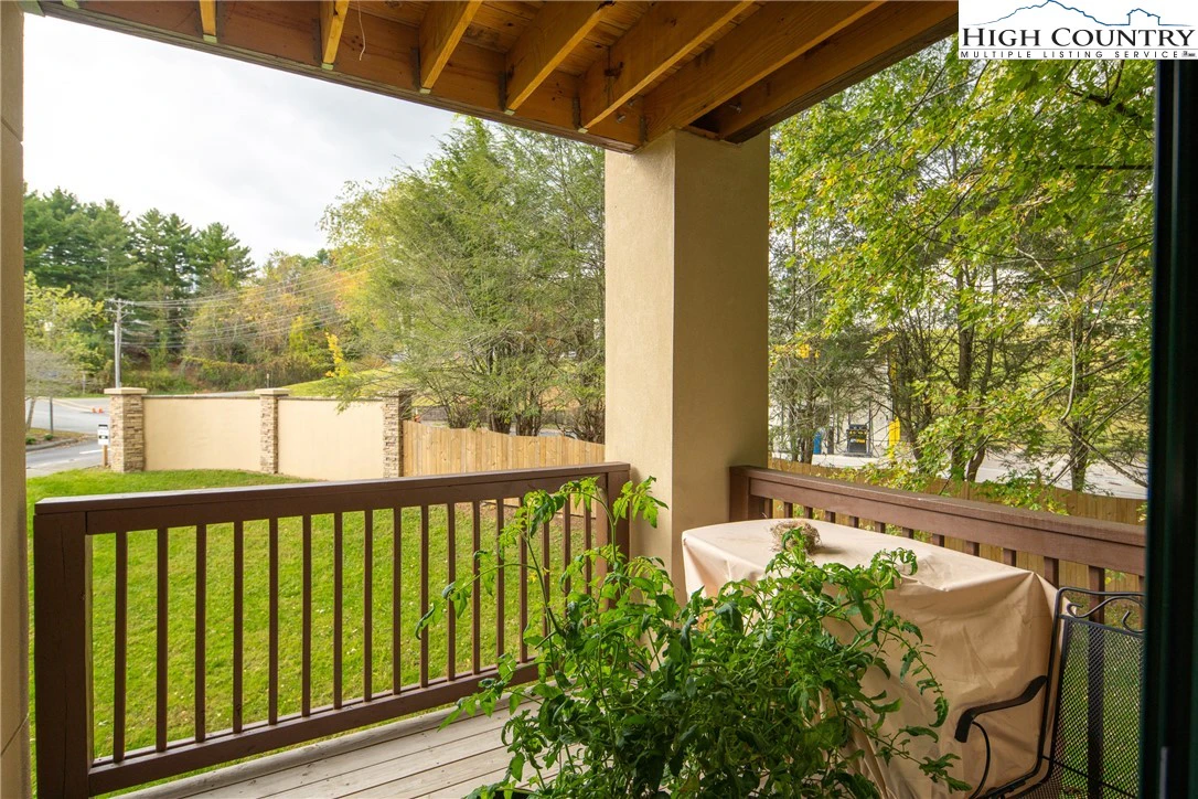 Image number 3 for the current listing