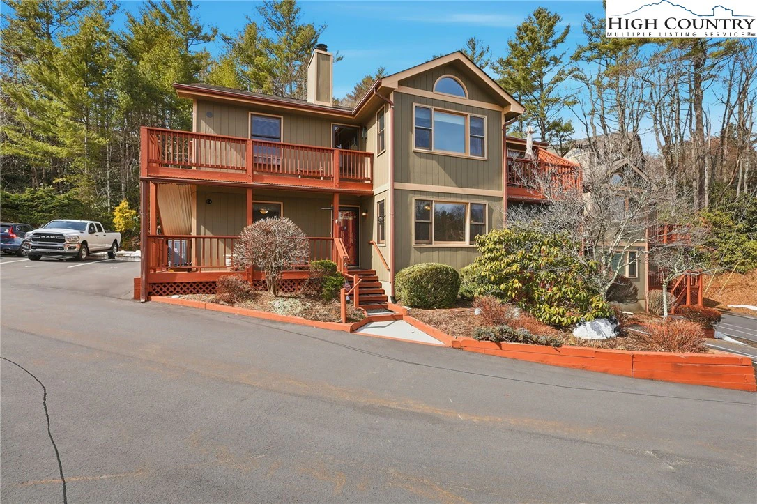 Image number 1 for the current listing