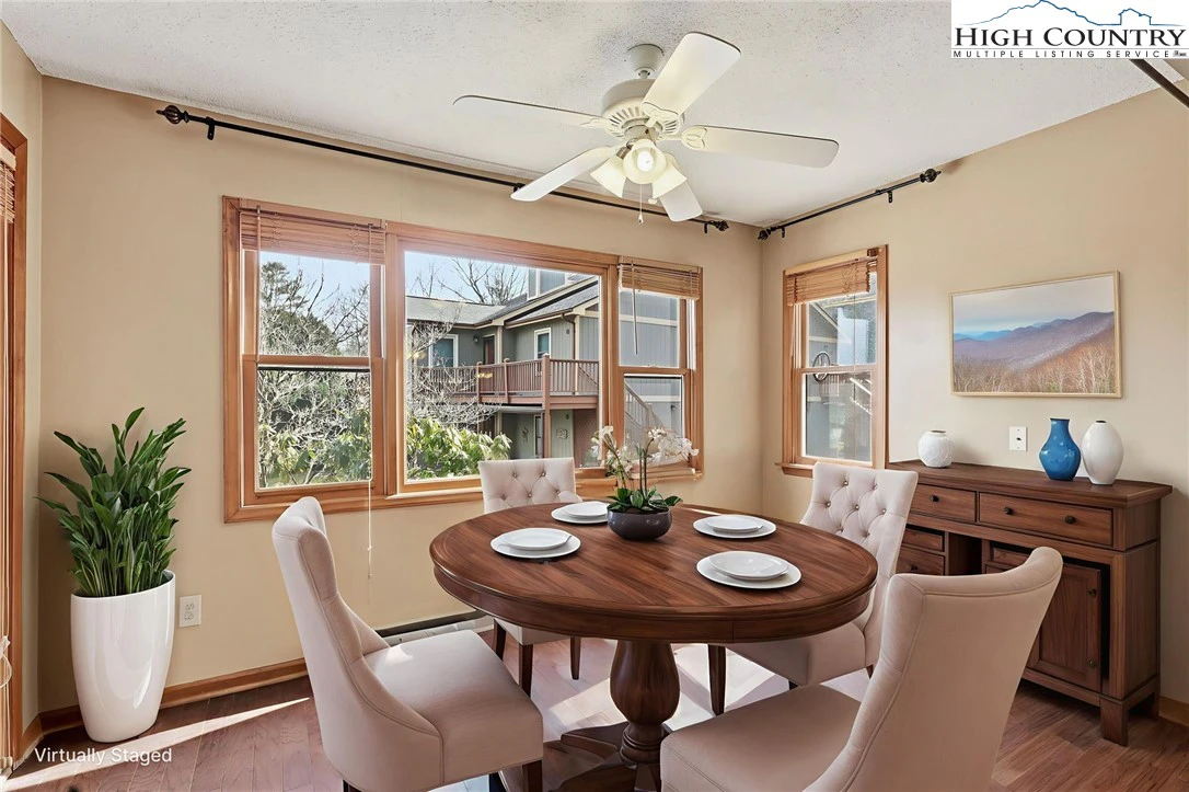Image number 7 for the current listing