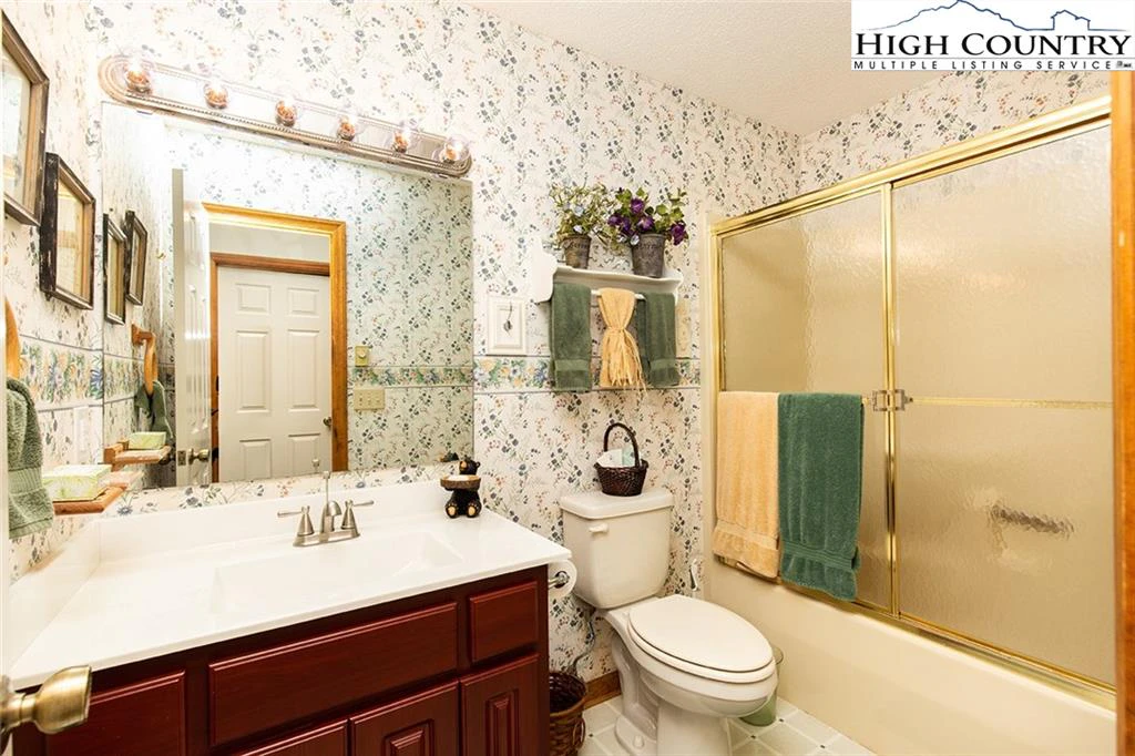 Image number 7 for the current listing