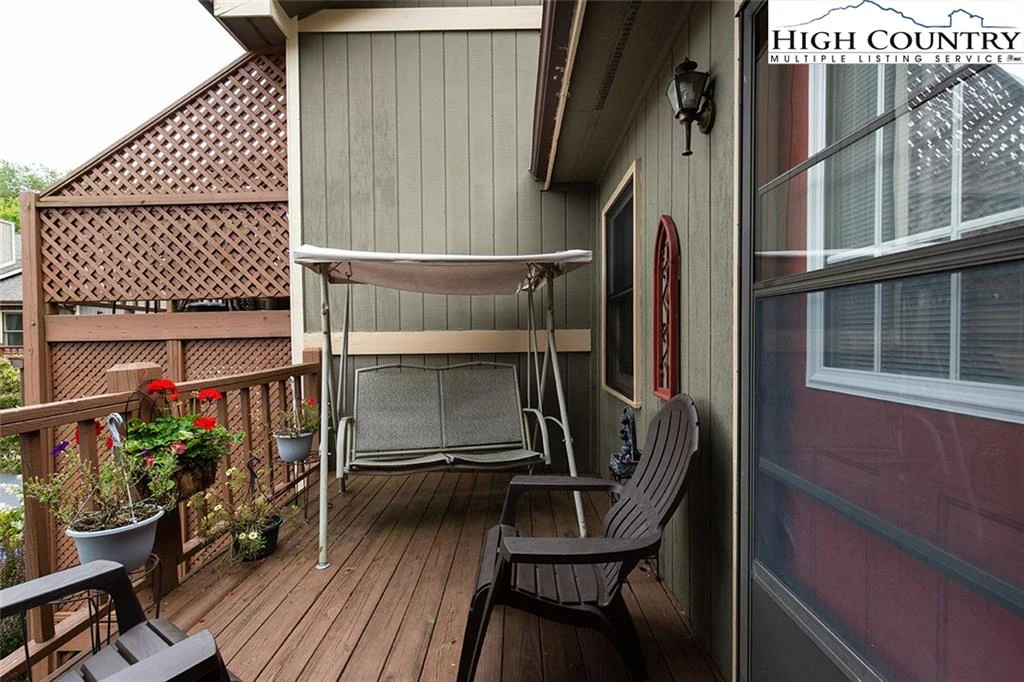 Image number 4 for the current listing