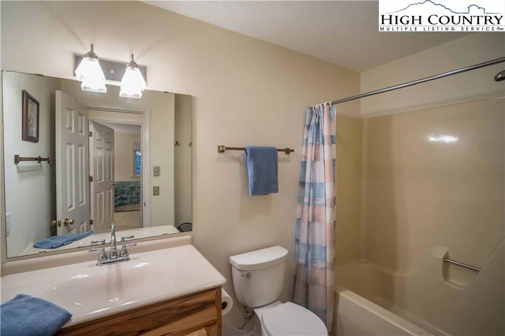 Image number 5 for the current listing