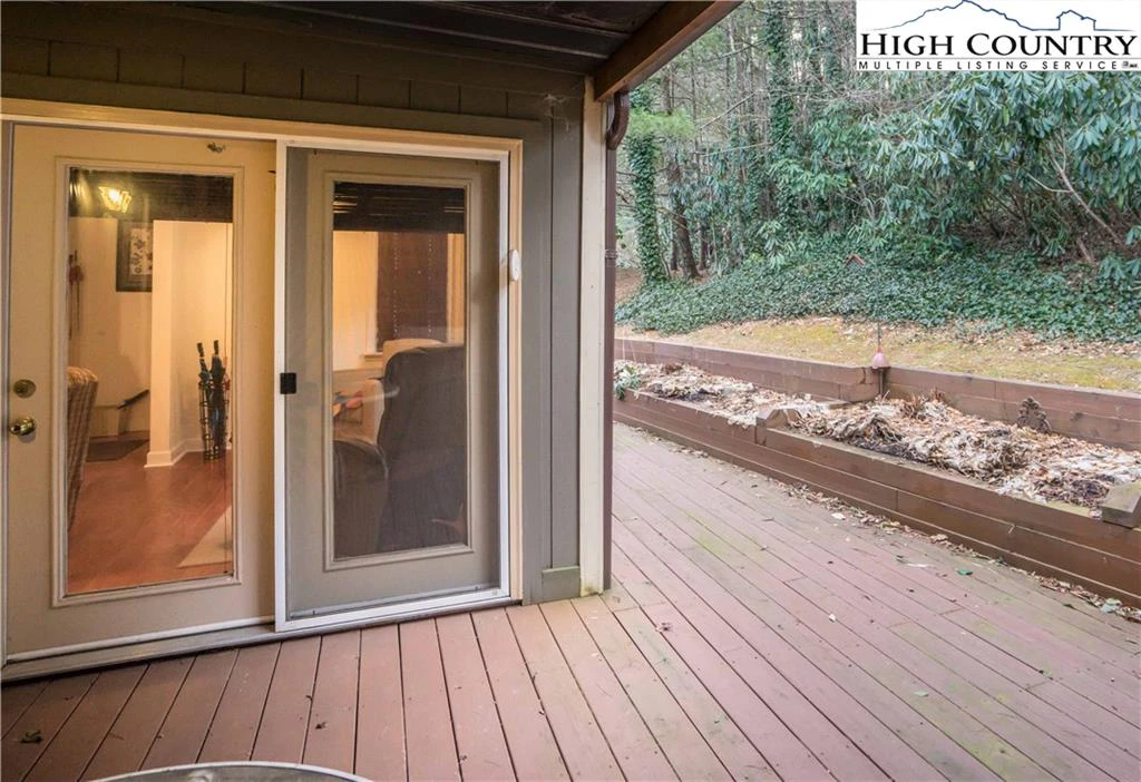 Image number 12 for the current listing