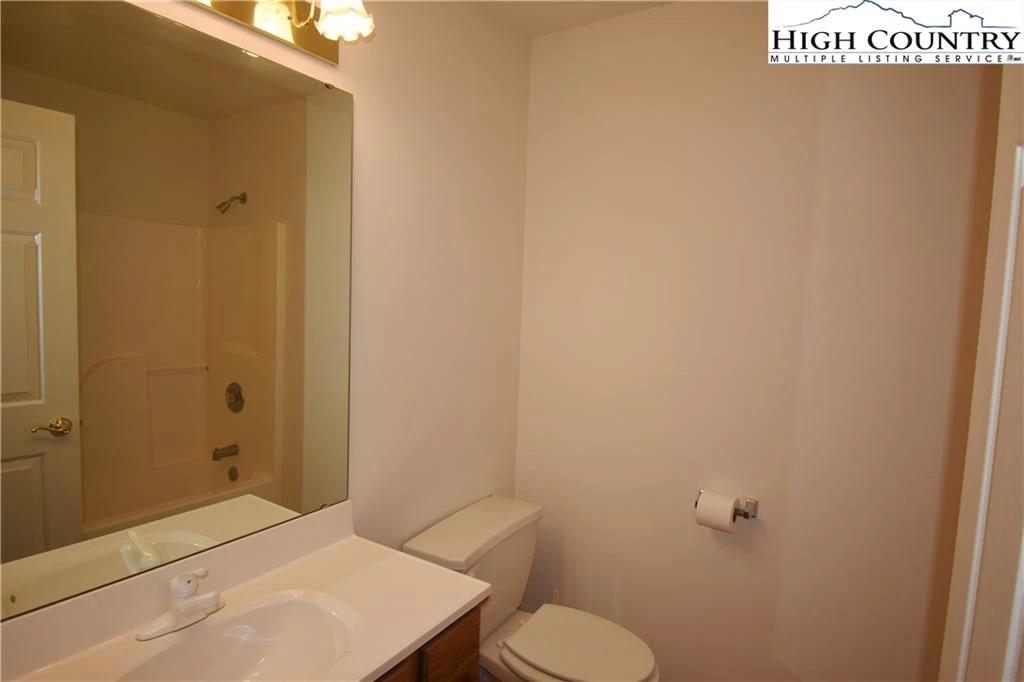 Image number 3 for the current listing