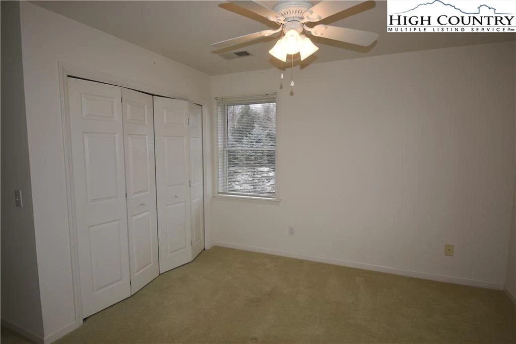 Image number 5 for the current listing