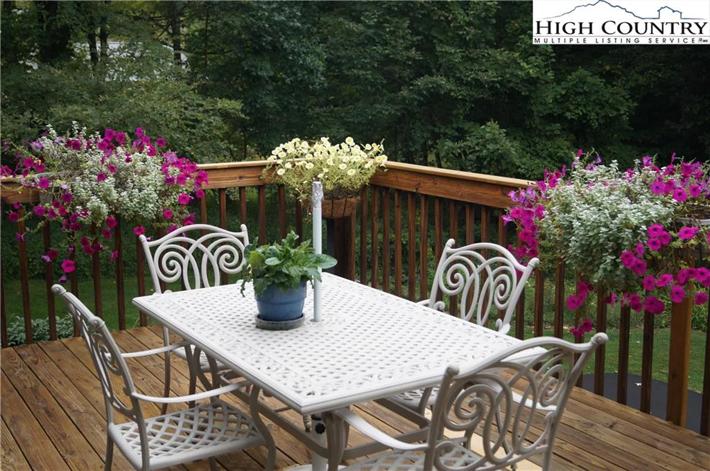 Image number 14 for the current listing