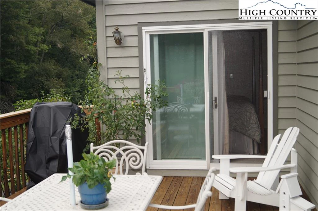 Image number 16 for the current listing