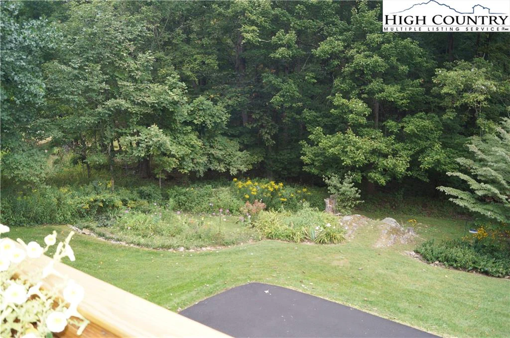 Image number 19 for the current listing