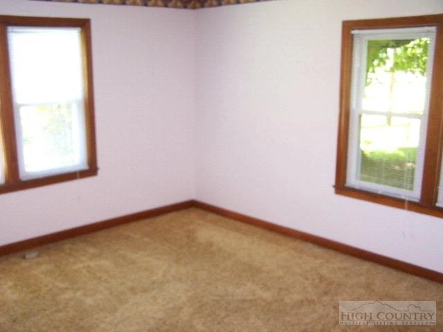 Image number 12 for the current listing
