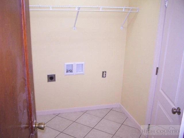 Image number 15 for the current listing