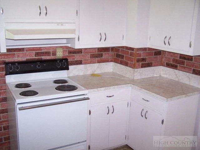 Image number 3 for the current listing