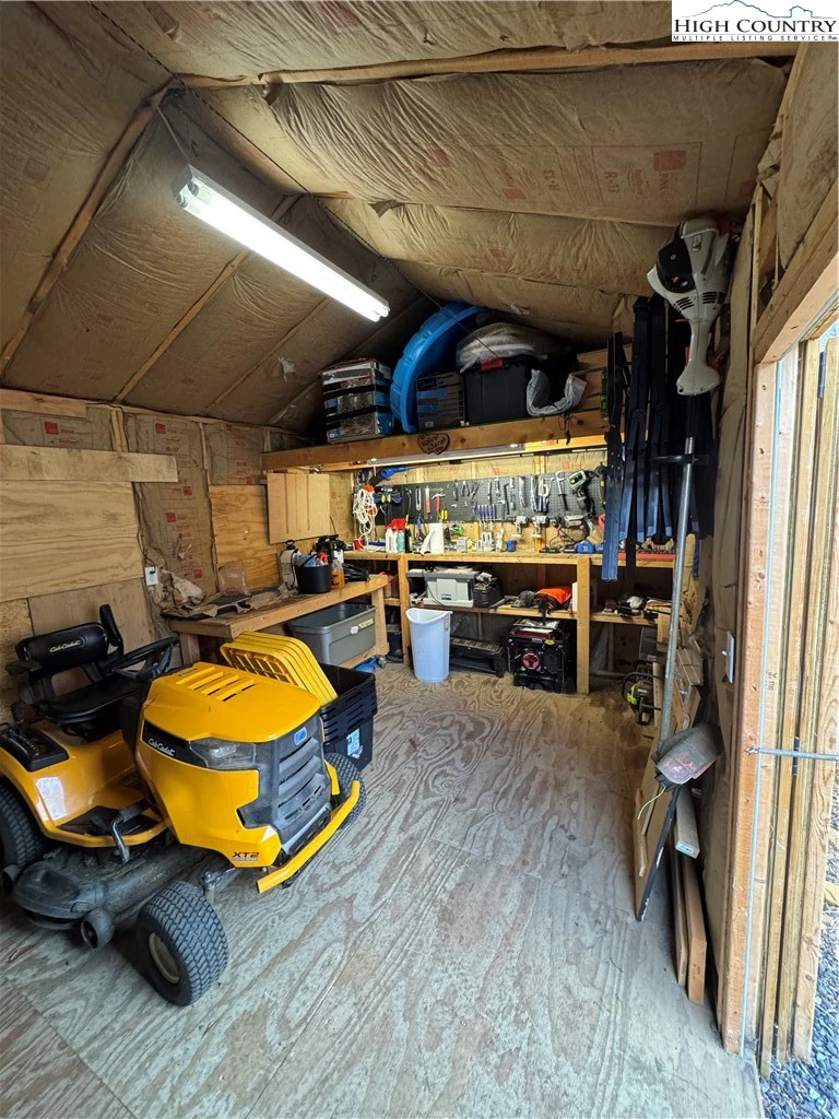 Image number 3 for the current listing