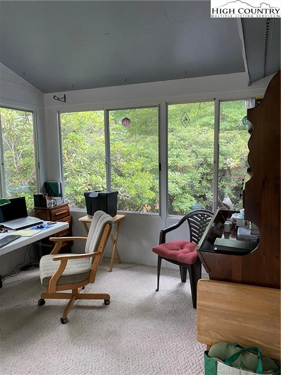 Image number 8 for the current listing