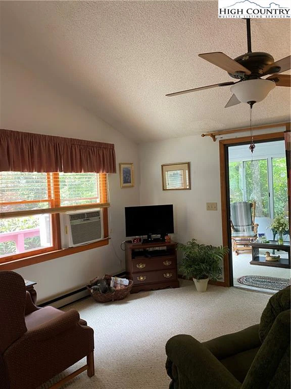 Image number 18 for the current listing