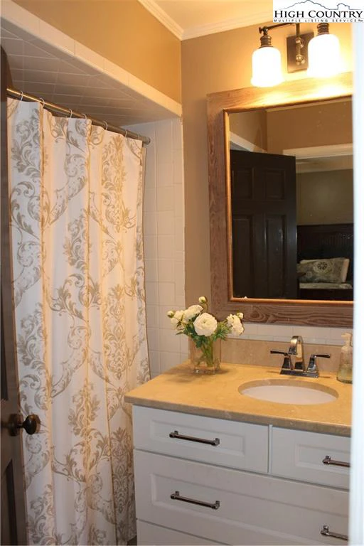 Image number 12 for the current listing