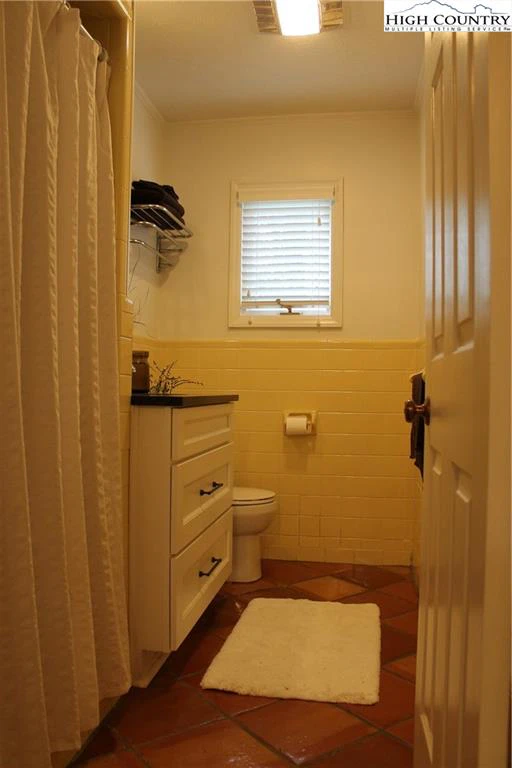Image number 9 for the current listing