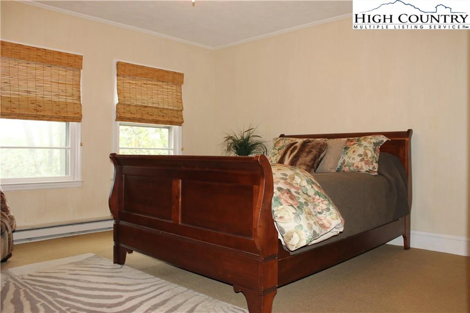 Image number 8 for the current listing