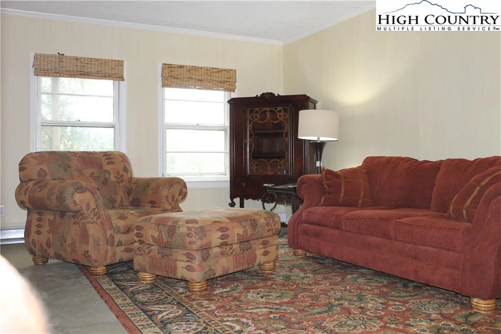 Image number 6 for the current listing