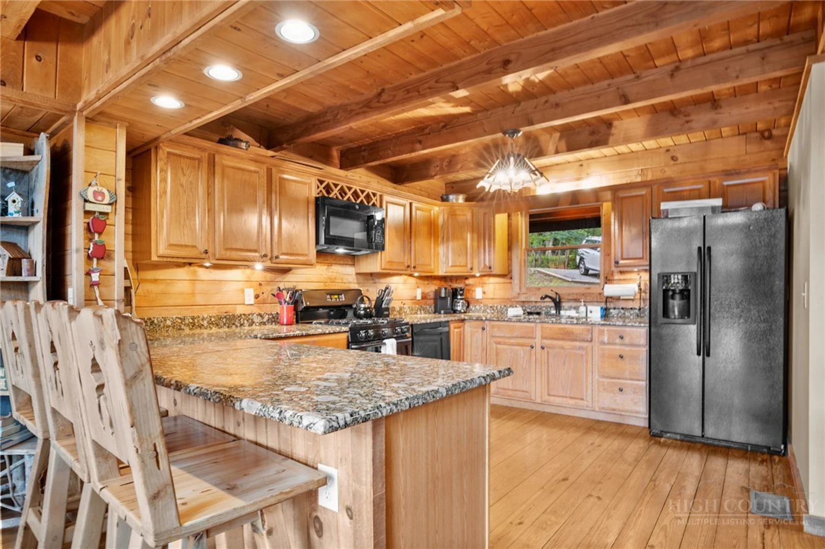 Image number 18 for the current listing