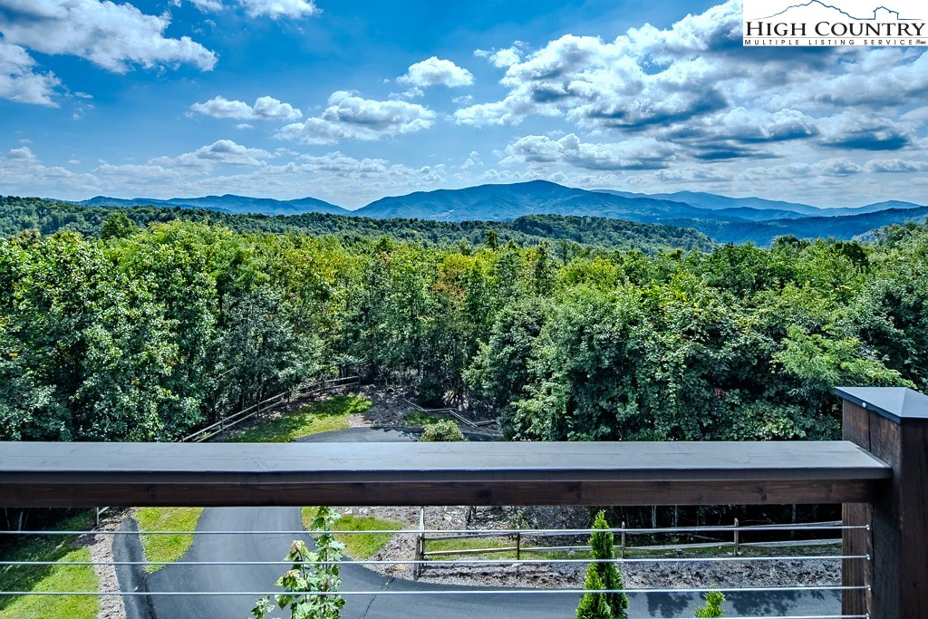 Image number 13 for the current listing