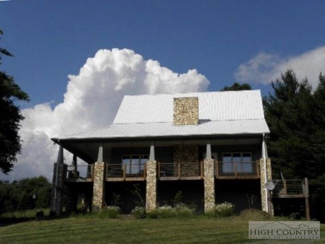 Image number 1 for the current listing