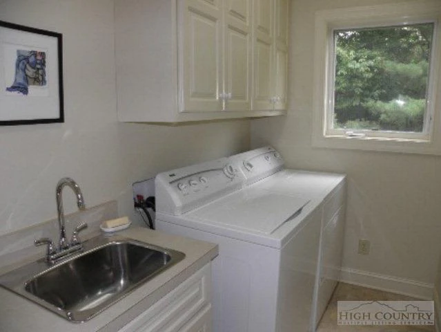 Image number 4 for the current listing