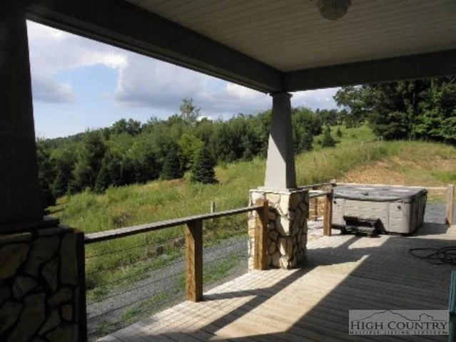 Image number 6 for the current listing