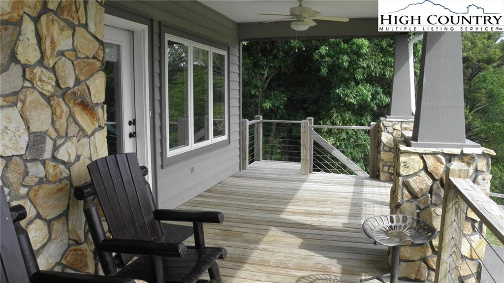Image number 11 for the current listing