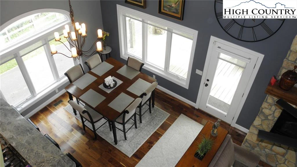 Image number 10 for the current listing