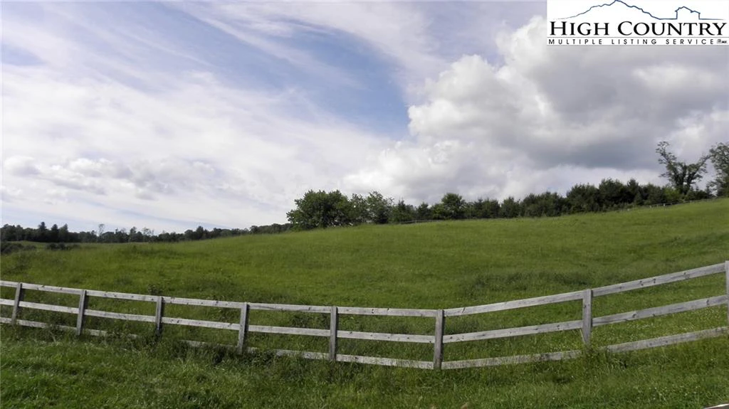 Image number 17 for the current listing