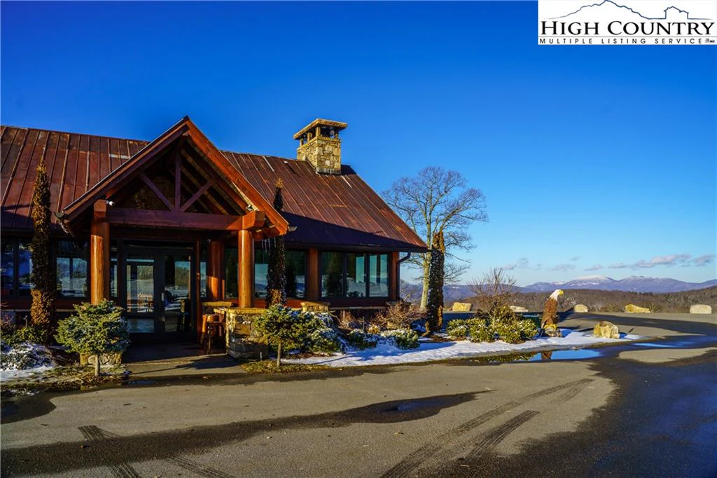 Image number 15 for the current listing