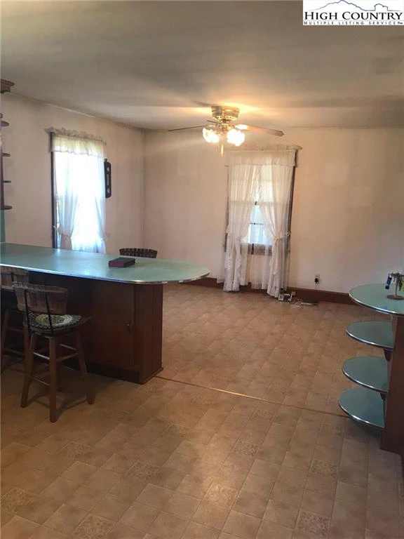 Image number 21 for the current listing