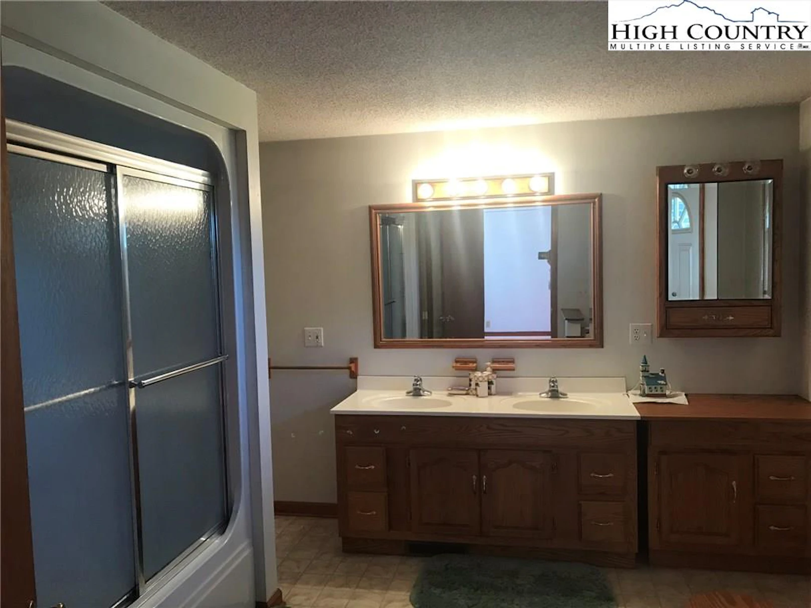 Image number 4 for the current listing