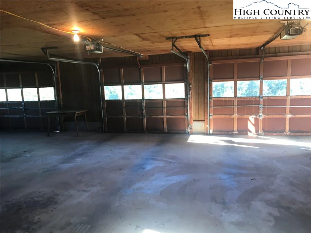 Image number 2 for the current listing