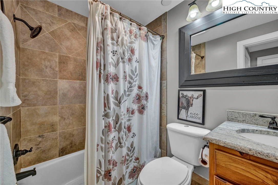 Image number 14 for the current listing