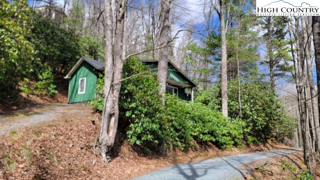 Image number 16 for the current listing