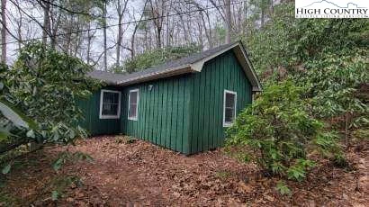 Image number 3 for the current listing